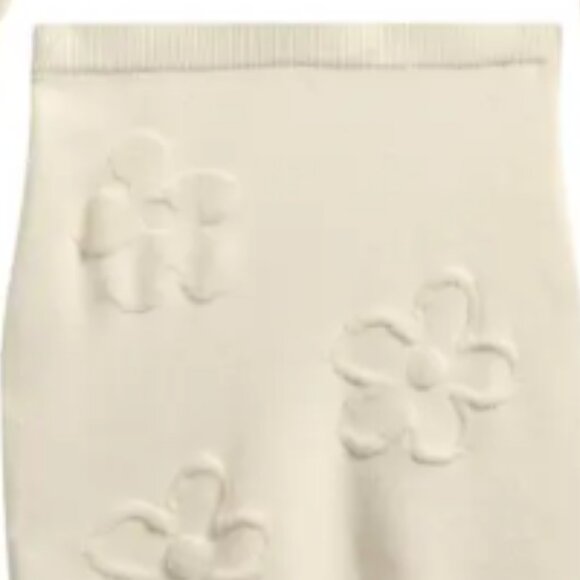 Brand New Freshman 1996 Women's Fuzzy Flowers Skirt - Picture 3 of 3